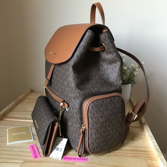 🌼Michael Kors backpack set - Picture 3 of 16